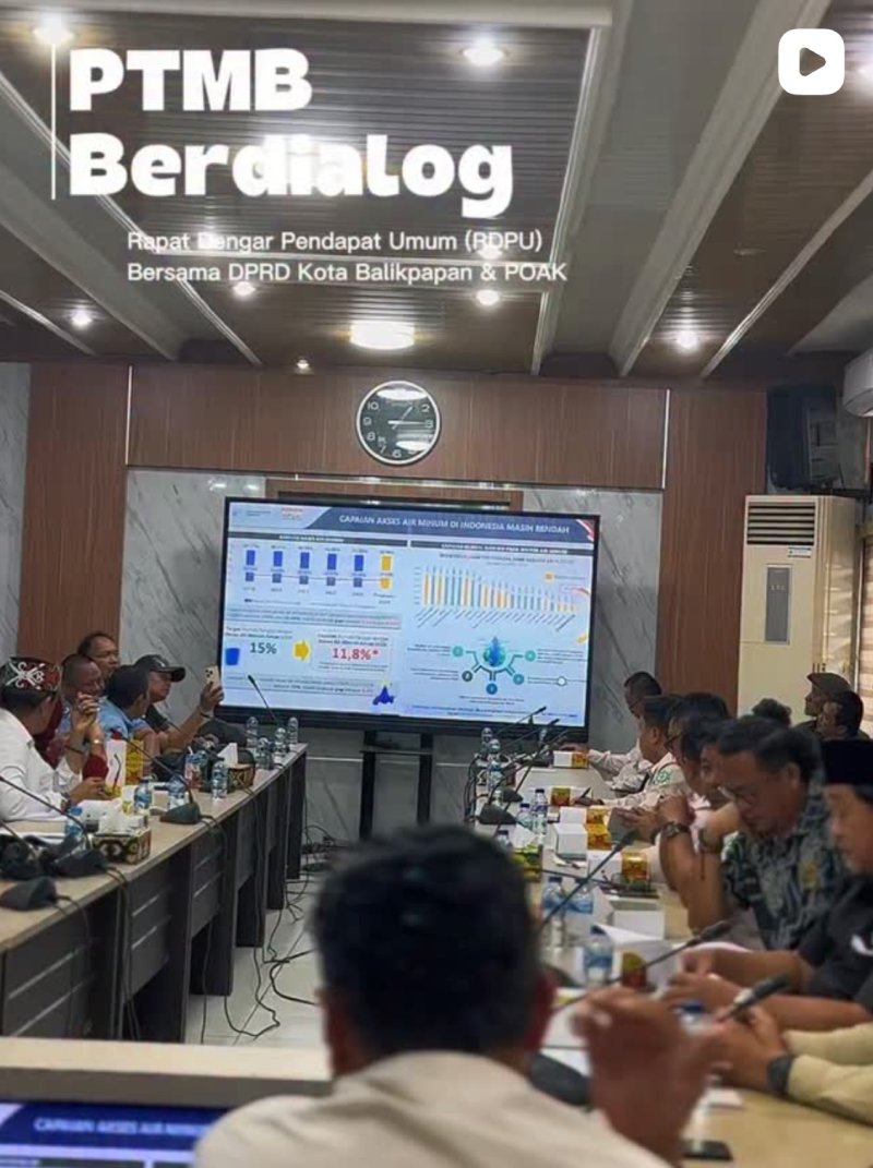 Perumda Tirta Manuntung Balikpapan menghadiri Rapat Dengar Pendapat Umum (RDPU) bersama DPRD Kota Balikpapan dan Persatuan Ormas Asli Kalimantan (POAK) dalam rangka membahas mengenai pelayanan air bersih di Kota Balikpapan.